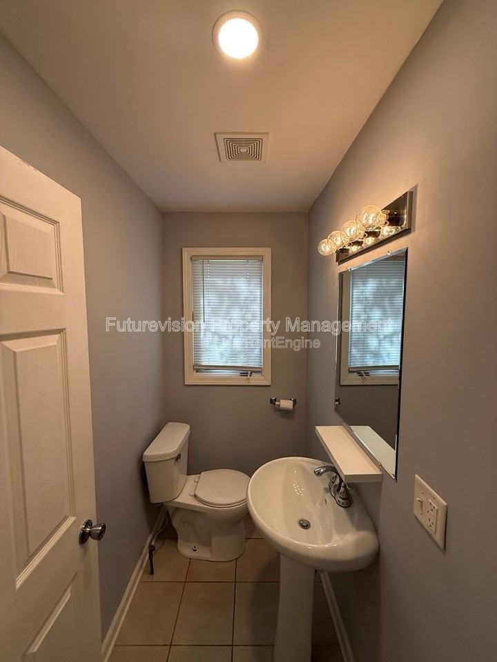 122 N Hamilton St - Photo 7 of 12
