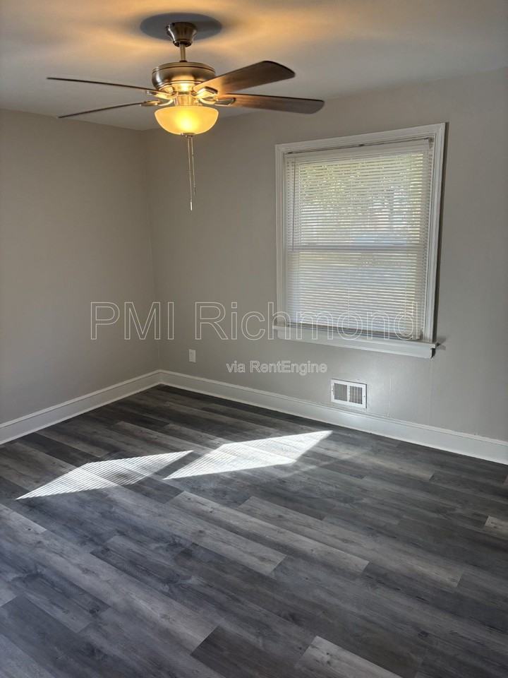 5231 Rockland Rd - Photo 5 of 7