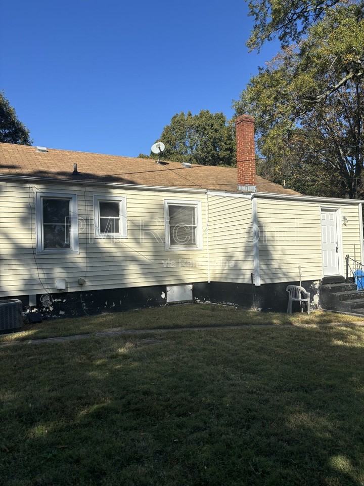 5231 Rockland Rd - Photo 6 of 7