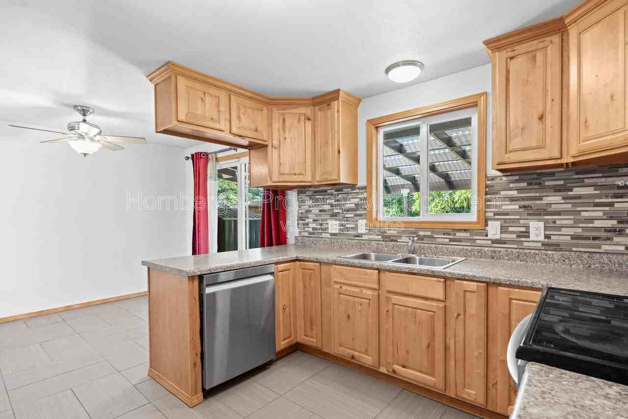 1703 N Walnut Rd - Photo 6 of 30