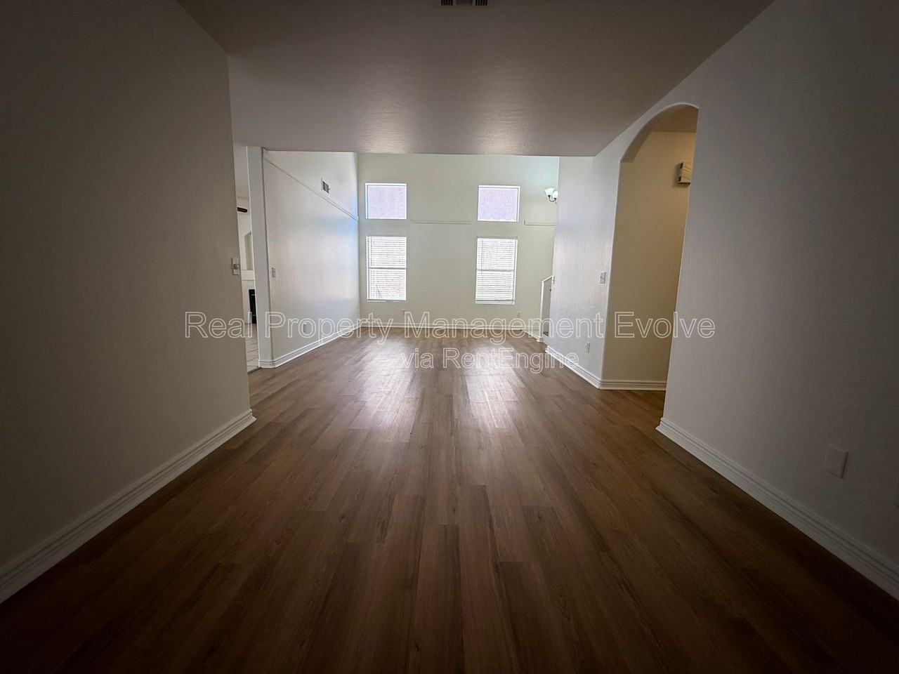 16838 S 20th Pl - Photo 6 of 37