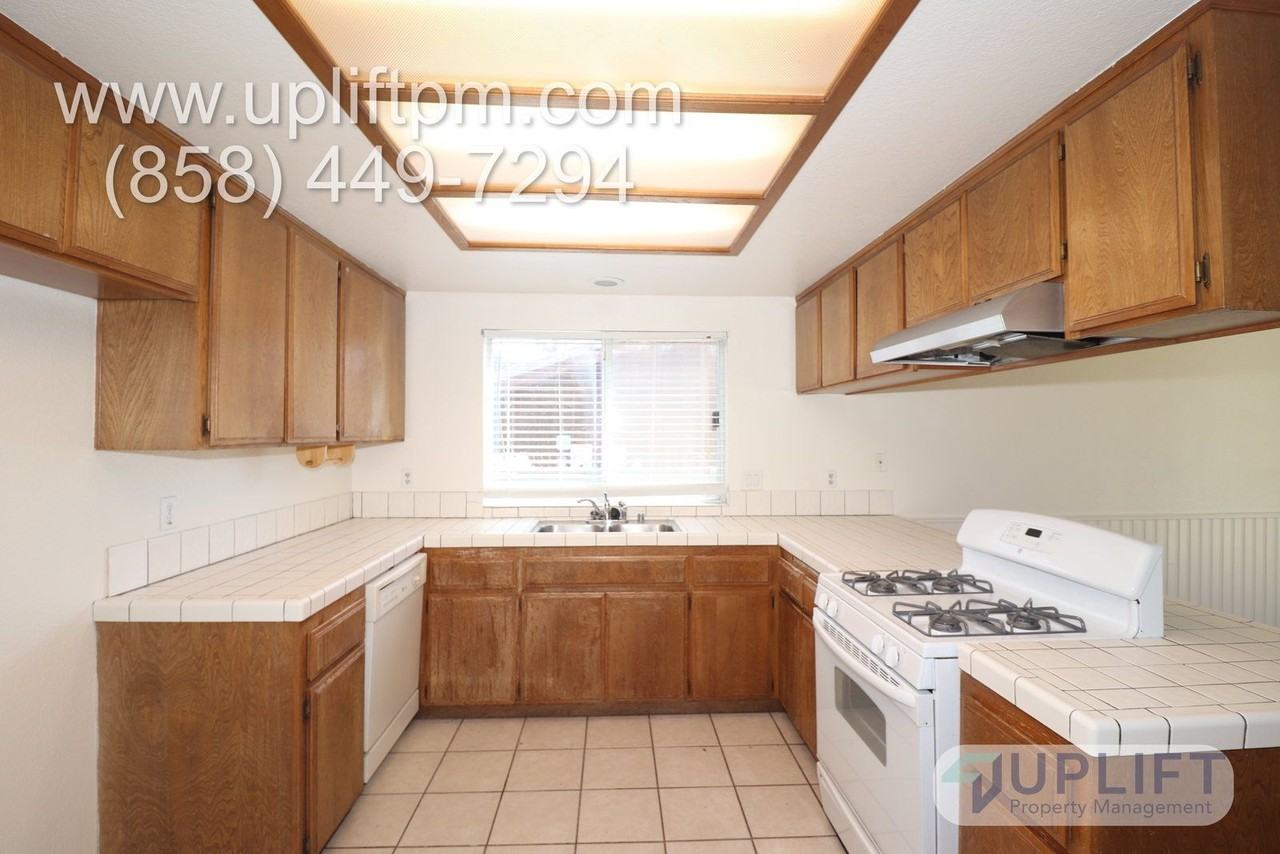 15938 Caras Ct - Photo 3 of 13