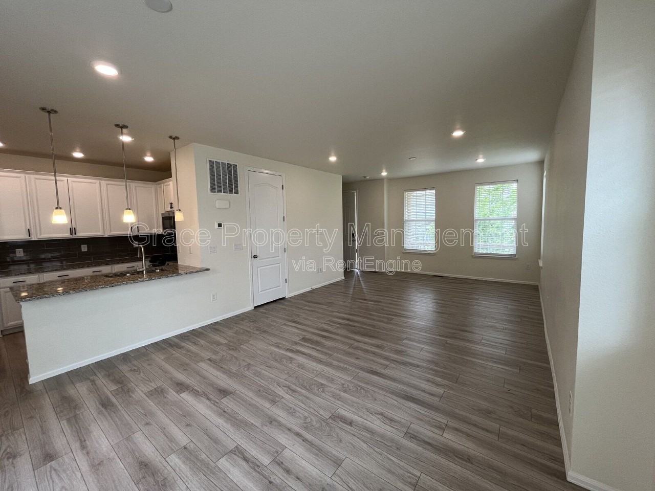 17626 Olive St - Photo 3 of 14