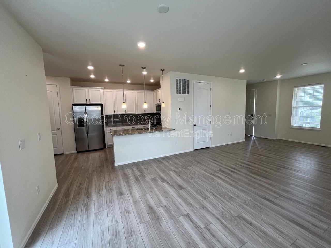 17626 Olive St - Photo 4 of 14