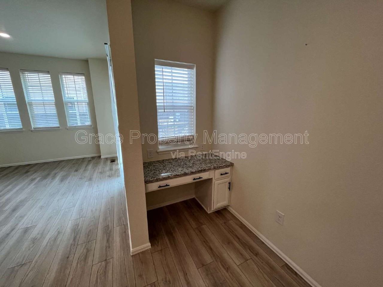 17626 Olive St - Photo 6 of 14