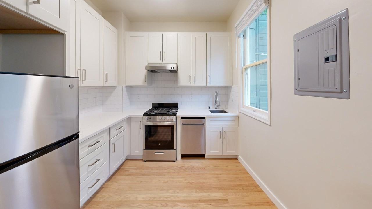 655 Stockton Street - Photo 3 of 17