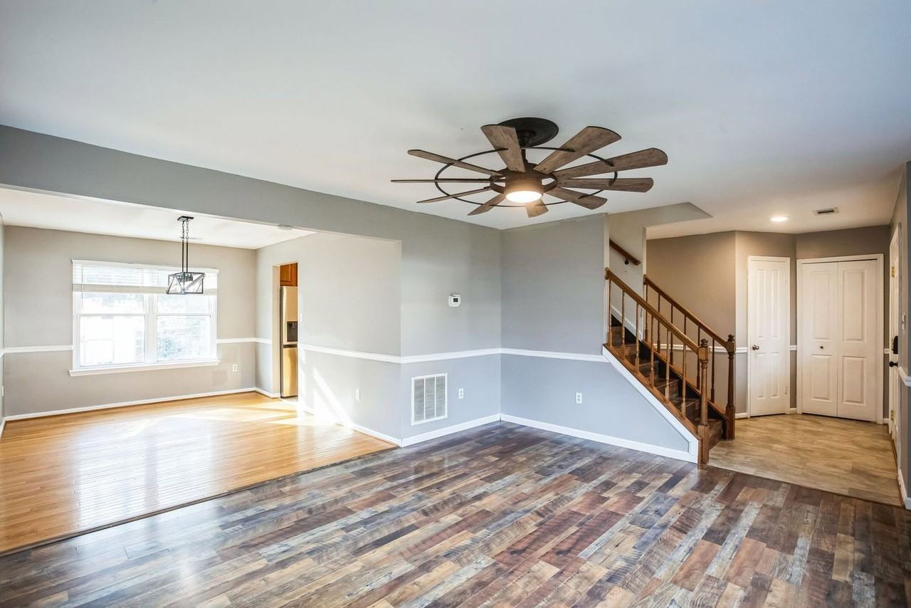 21423 Lee Dr - Photo 2 of 15