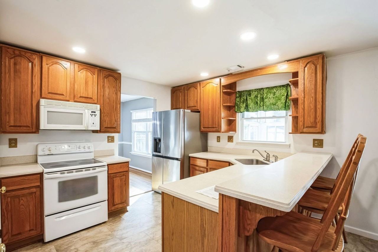 21423 Lee Dr - Photo 5 of 15