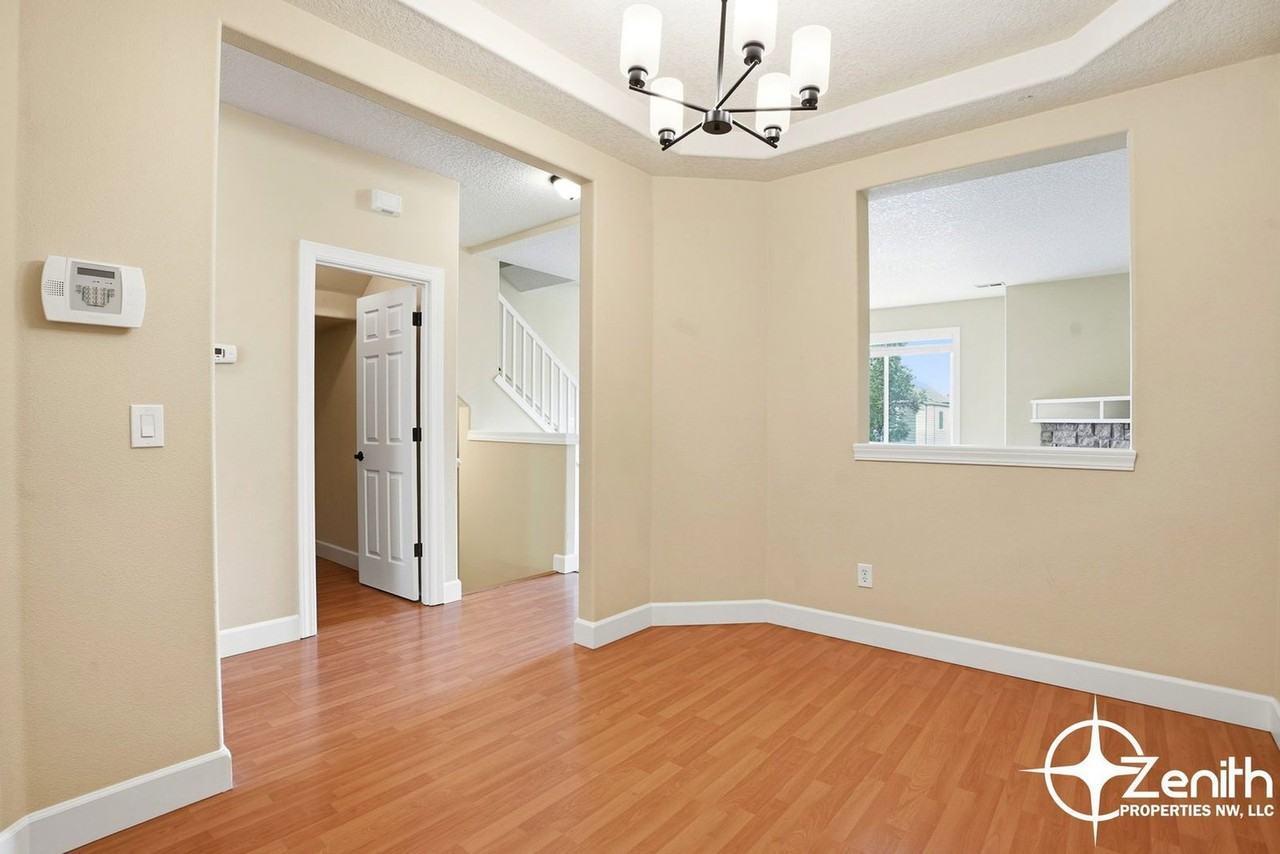3512 Ne 80th St - Photo 3 of 45