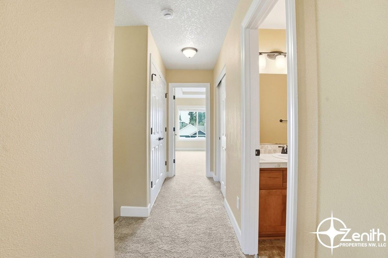 3512 Ne 80th St - Photo 5 of 45