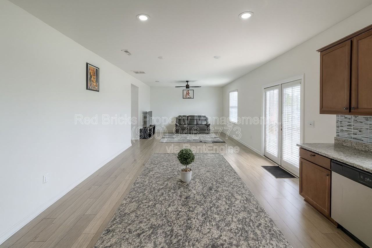 1266 Nesters Store Pl Sw - Photo 6 of 37