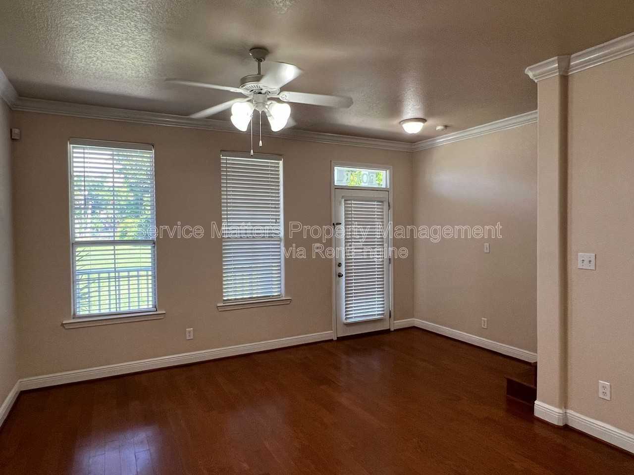 306 E De Soto St #4 - Photo 4 of 39