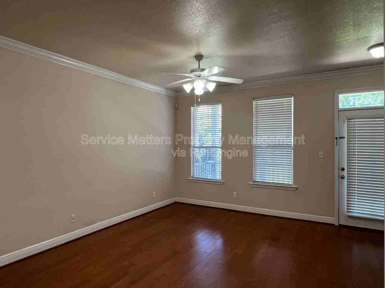 306 E De Soto St #4 - Photo 5 of 39