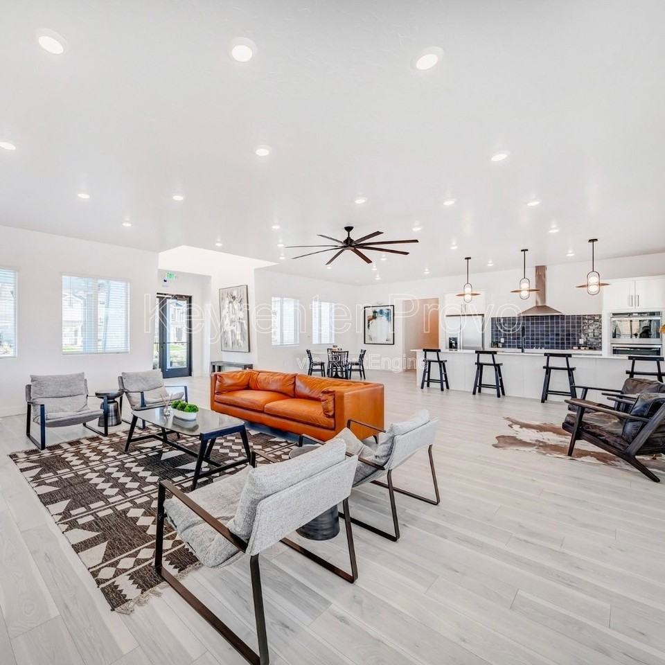 522 N Scuttlebutt Ln - Photo 4 of 49