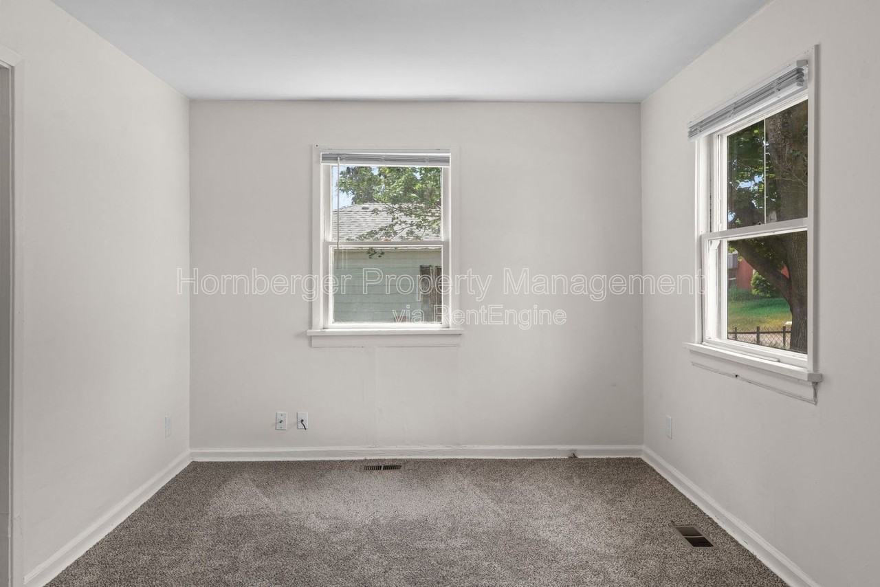 1509 N Wall St #1509B - Photo 2 of 21