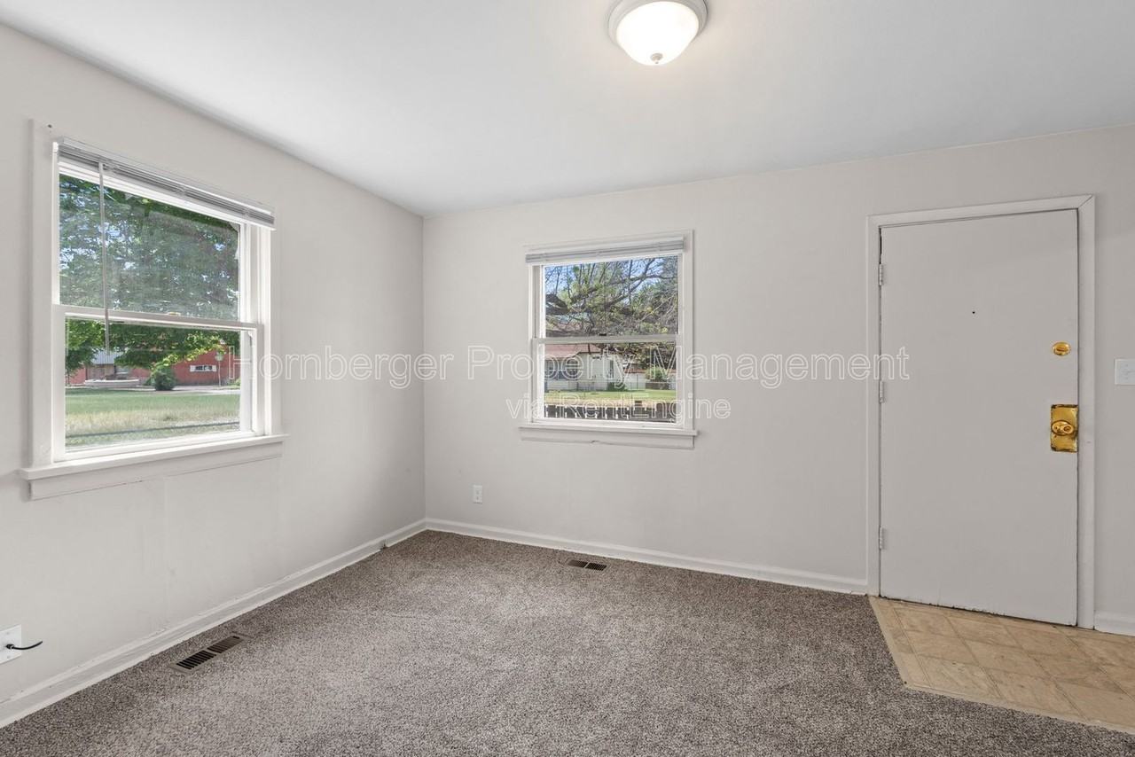 1509 N Wall St #1509B - Photo 4 of 21