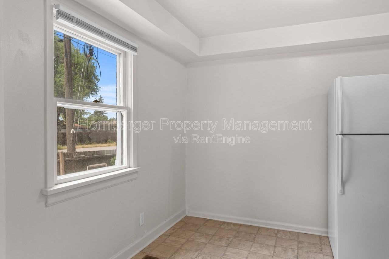 1509 N Wall St #1509B - Photo 5 of 21