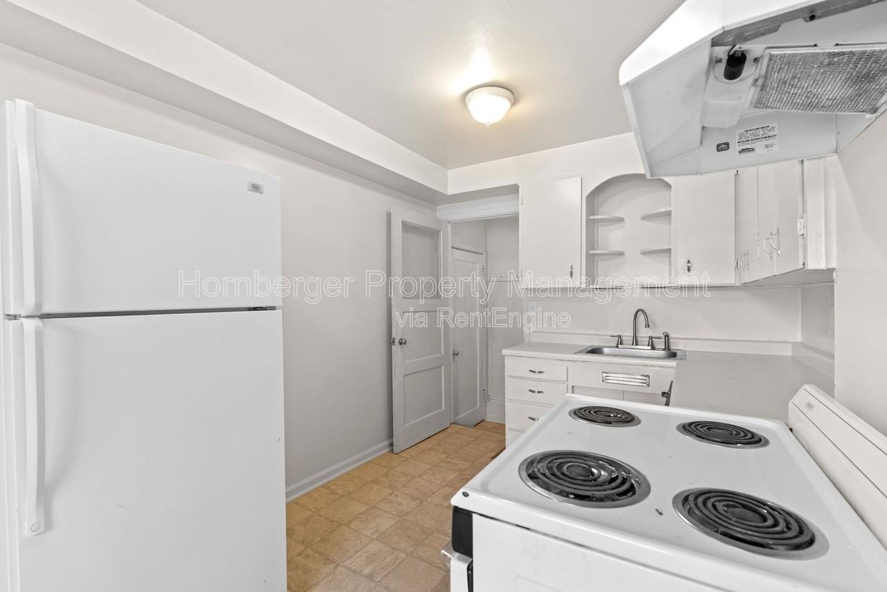 1509 N Wall St #1509B - Photo 6 of 21