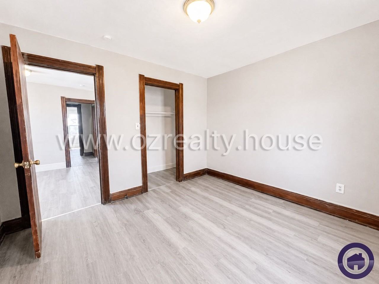 1031 N Michigan St - Photo 3 of 18