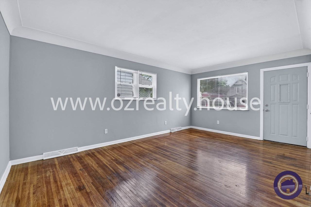 1510 Watova Rd - Photo 3 of 17