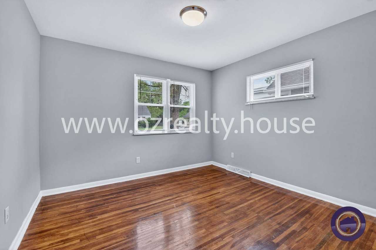 1510 Watova Rd - Photo 5 of 17