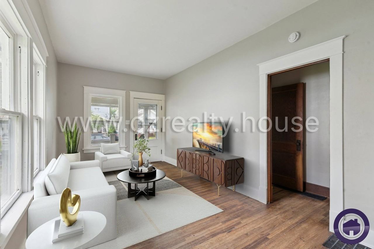 2027 Berkshire Pl - Photo 2 of 15