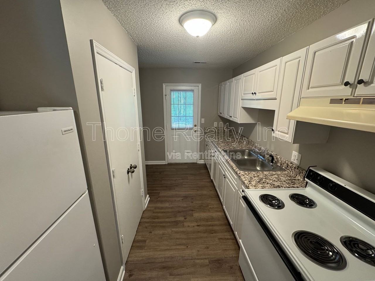 2260 Sherwood Ave #E - Photo 4 of 23