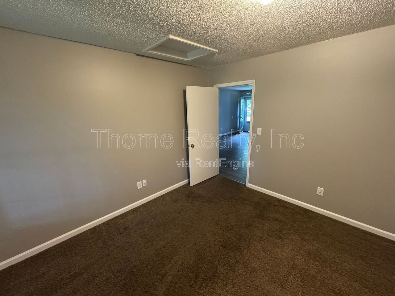 2260 Sherwood Ave #E - Photo 6 of 23