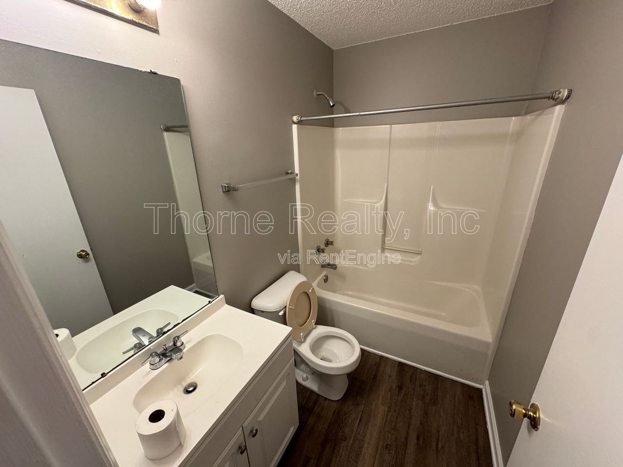 2260 Sherwood Ave #E - Photo 7 of 23