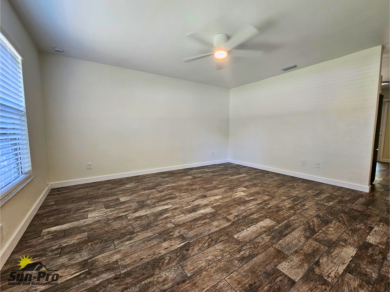 556 Taylor Rd - Photo 5 of 22
