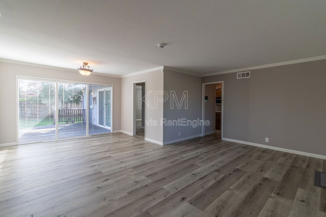 218 E Longview Ave - Photo 4 of 27