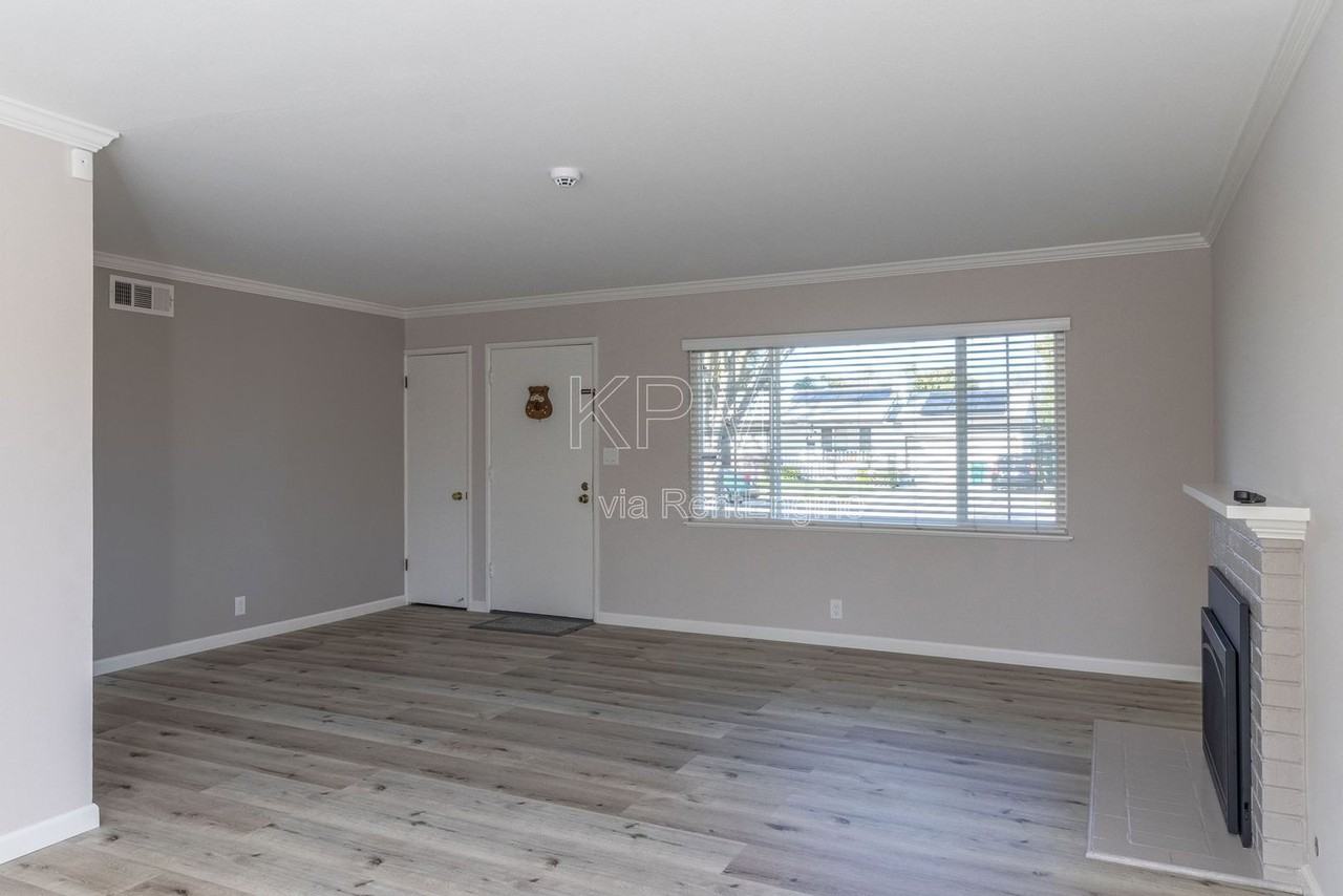218 E Longview Ave - Photo 6 of 27