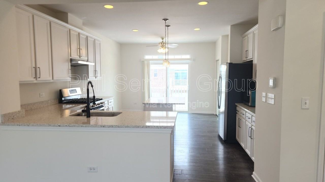 4444 Monroe Ct - Photo 3 of 26