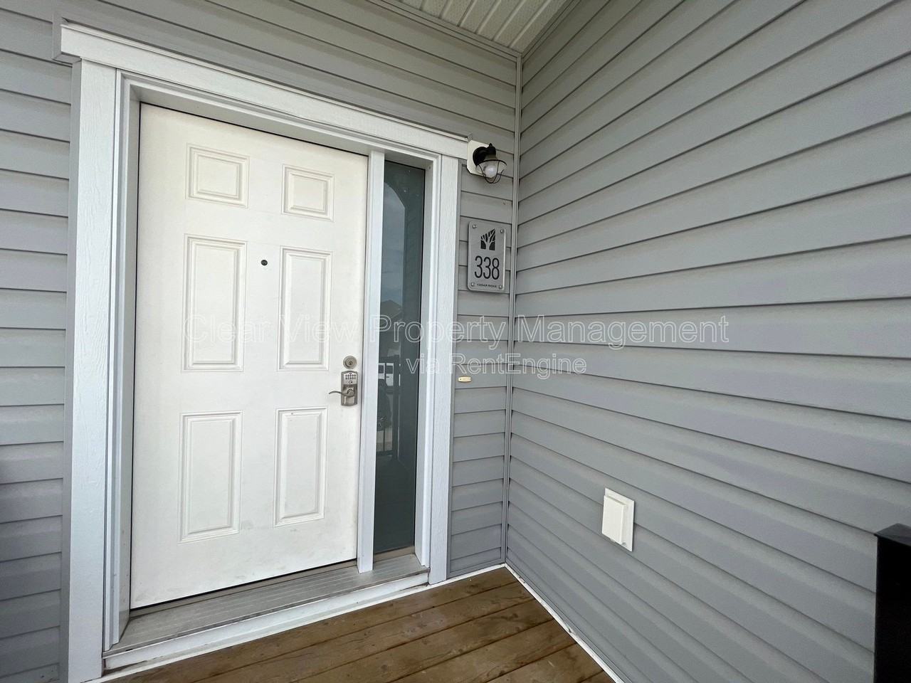90 Sunridge Blvd W - Photo 2 of 17