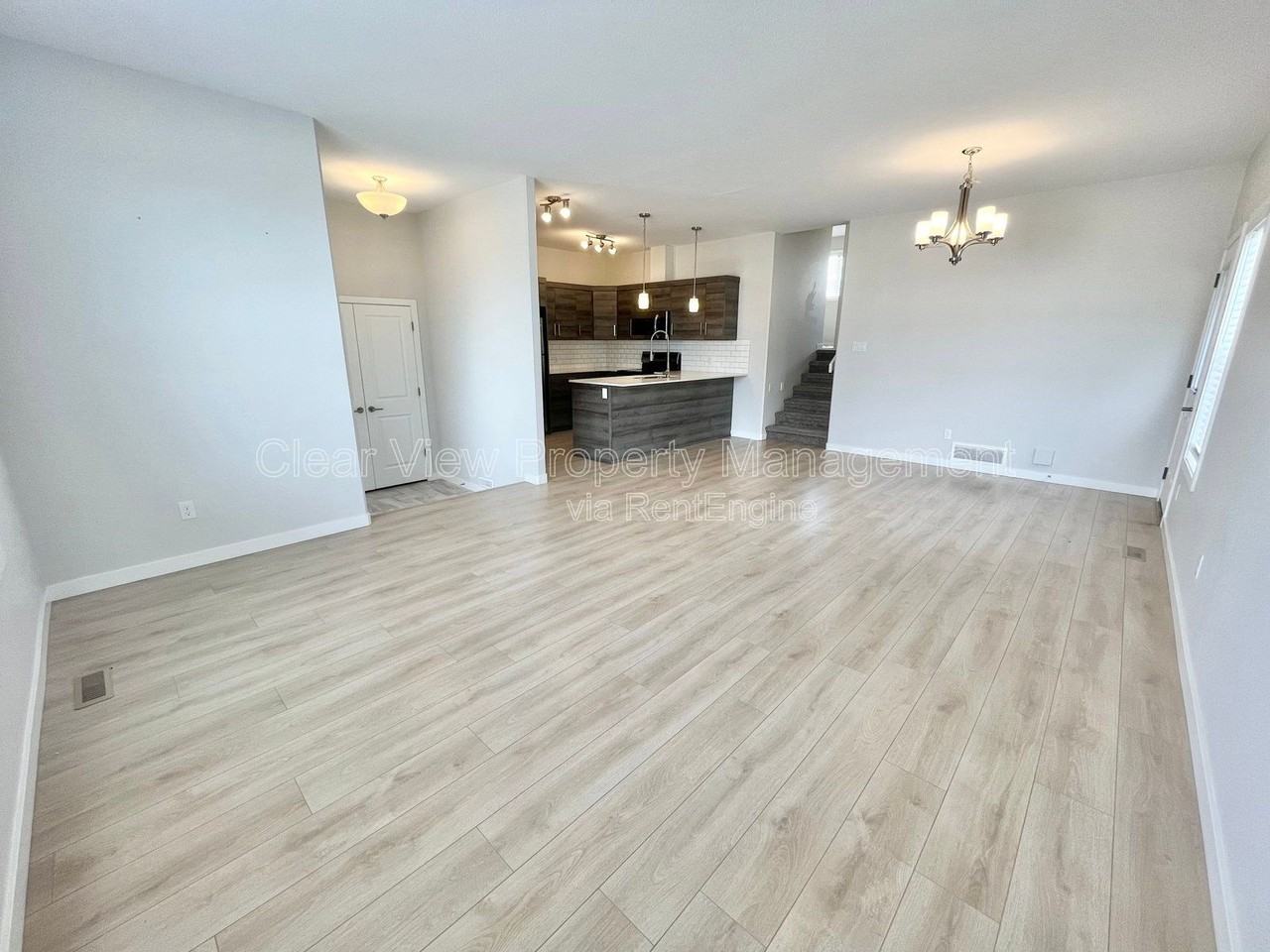 90 Sunridge Blvd W - Photo 6 of 17
