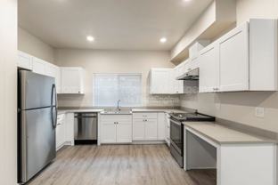 6020 N Astor St #17 - Photo 1 of 1