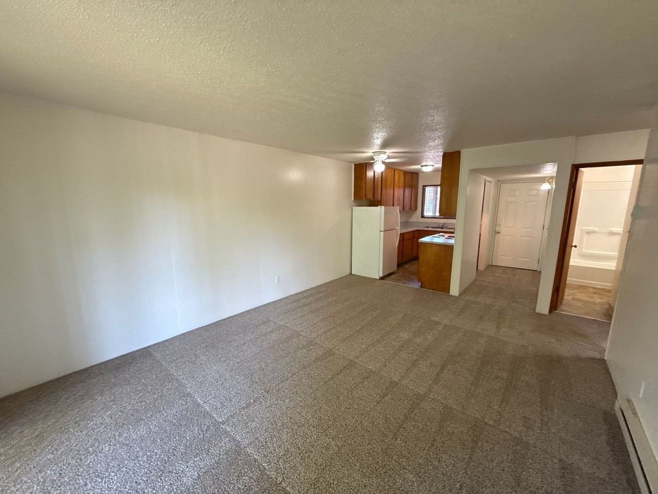 528 Sw Levens St #8 - Photo 2 of 24