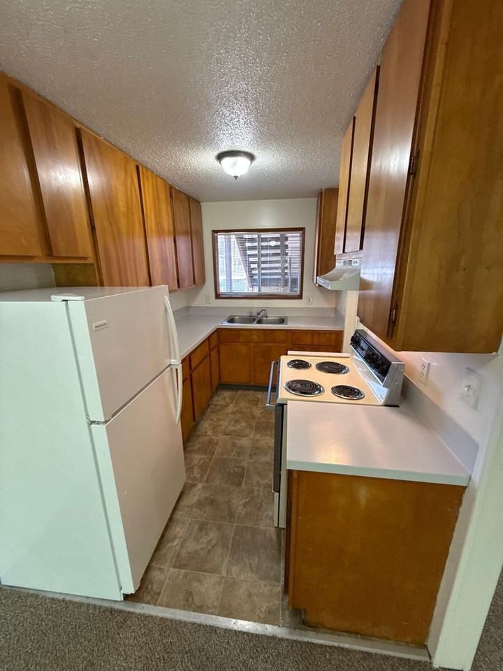 528 Sw Levens St #8 - Photo 6 of 24