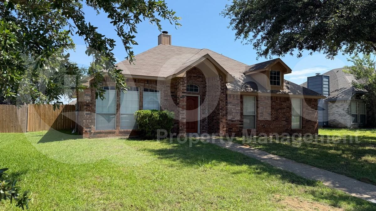 12603 Summer Hill Dr - Photo 4 of 23