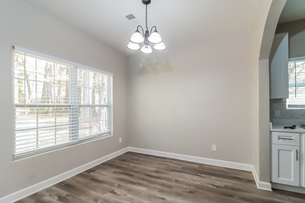 2528 Fairway Cir Sw - Photo 6 of 16