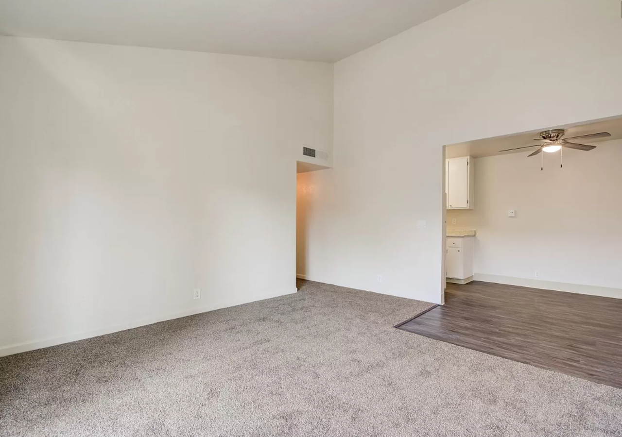5100 Garfield Ave. - Photo 4 of 26