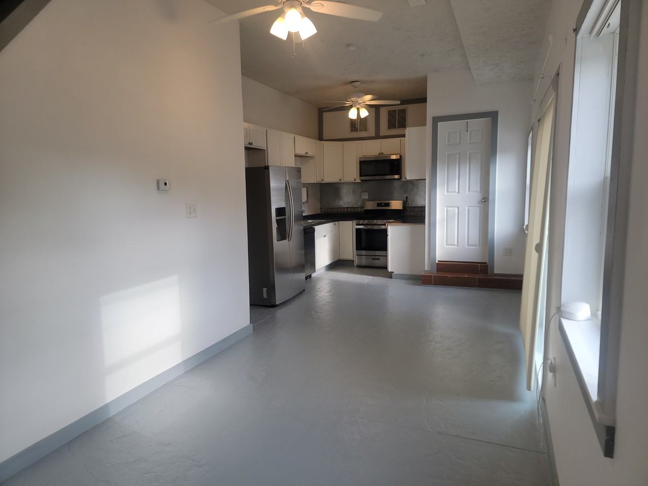 808 E Water St #A - Photo 4 of 10