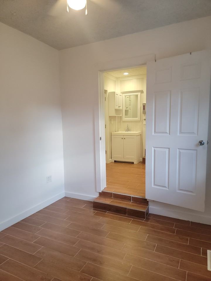 808 E Water St #A - Photo 6 of 10