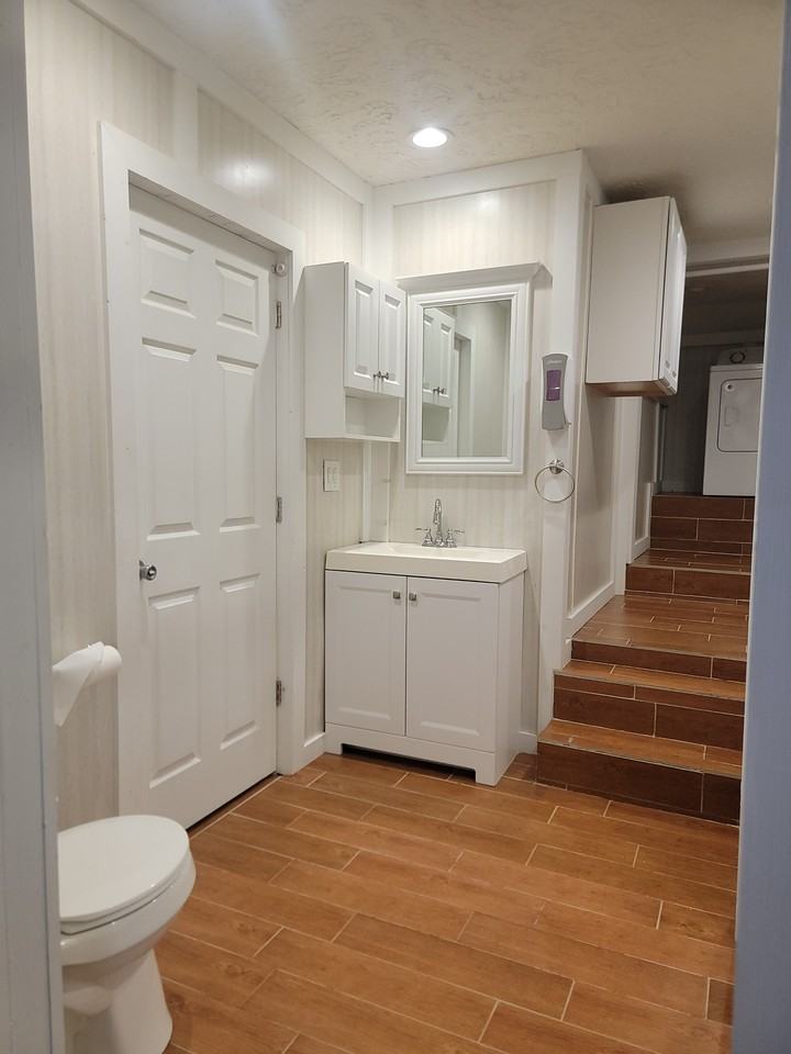 808 E Water St #A - Photo 5 of 10