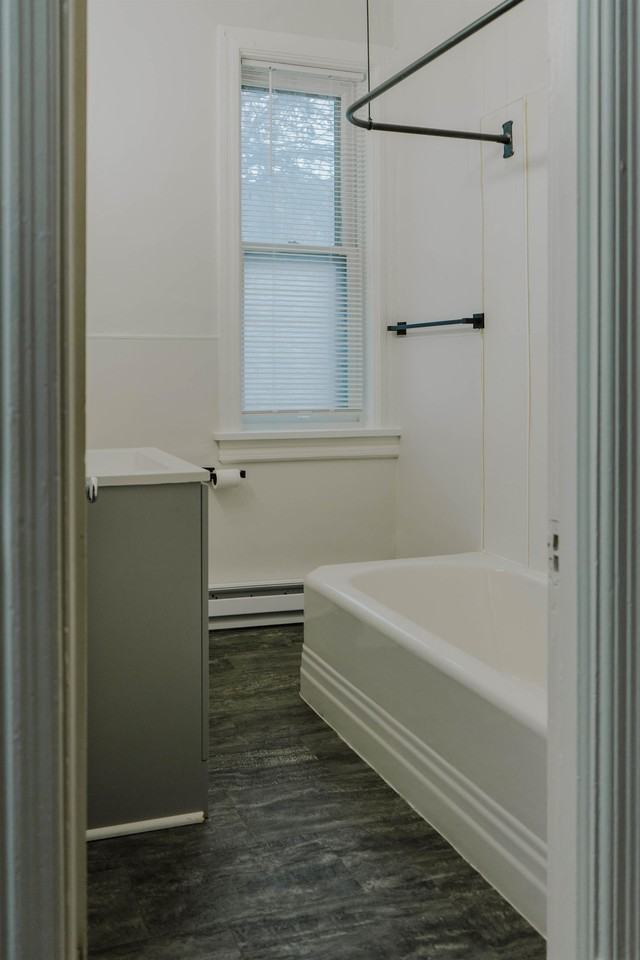 1531 Green St #2R - Photo 2 of 12