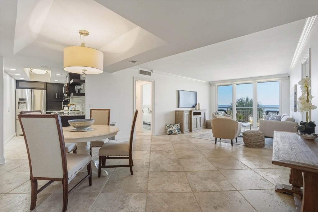 1601 Ocean Dr S - Photo 2 of 17