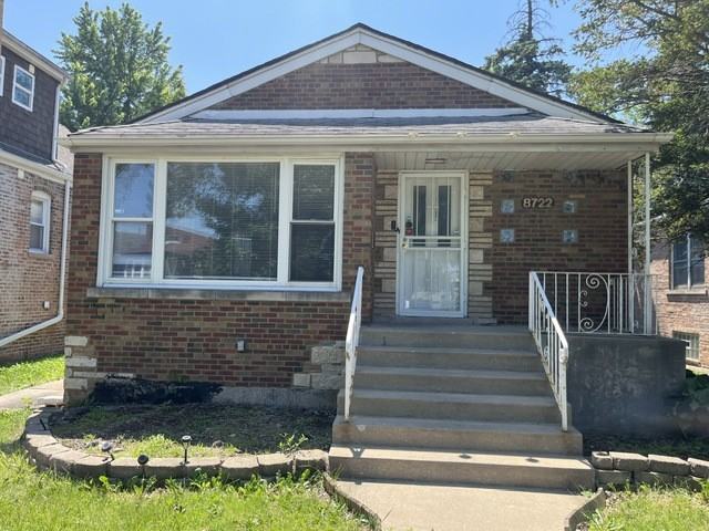 8722 S Winchester Ave - Photo 6 of 10
