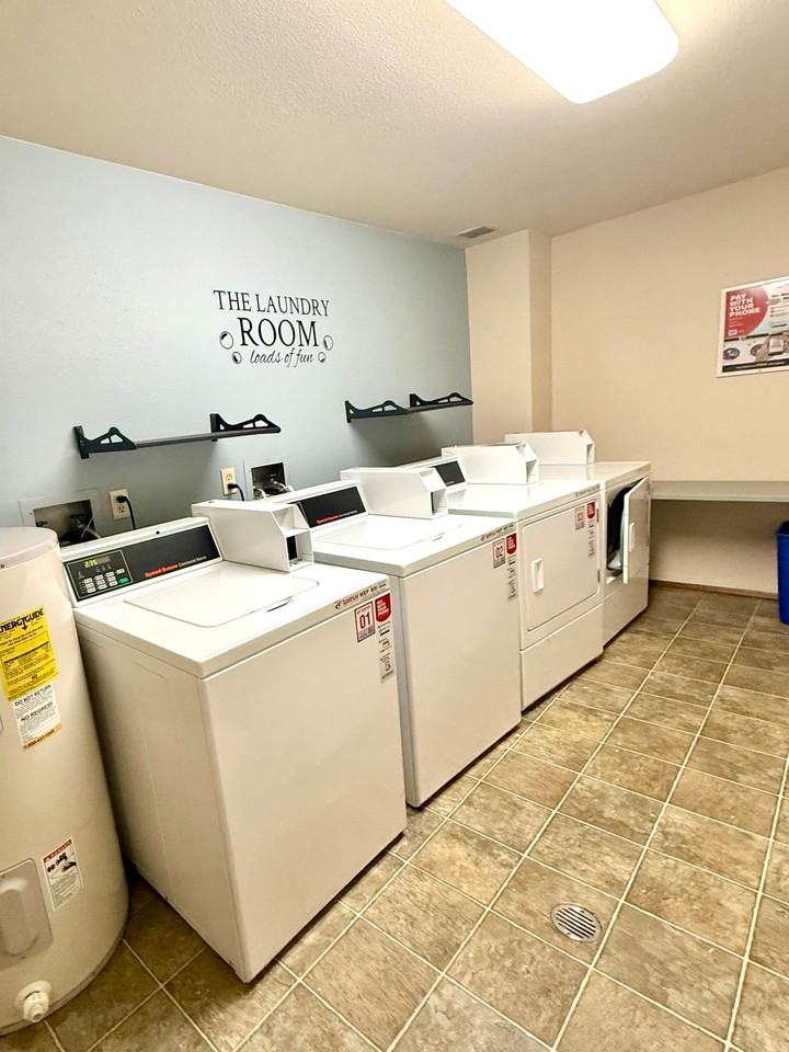 Willow Bay Apartments - Photo 4 of 11