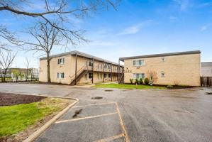 featured image of 1644 Waukegan Rd