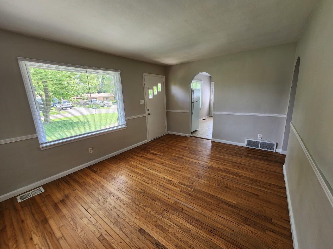 354 S Biltmore Ave - Photo 5 of 29
